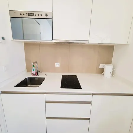 Apartment Stylish With Balcony Self Check-in A Hoh *