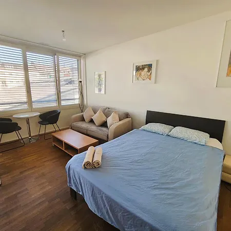 Stylish With Balcony Self Check-in A Hoh Apartment *