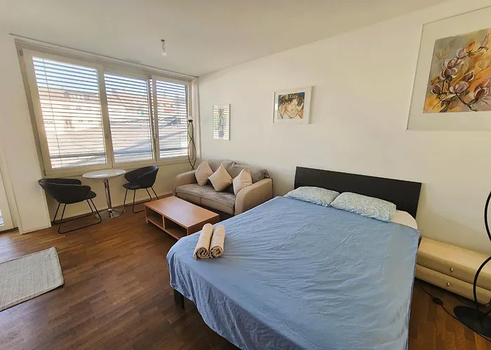 Stylish With Balcony Self Check-in A Hoh Apartament *