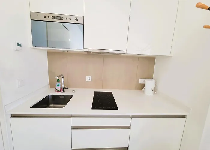 Stylish With Balcony Self Check-in A Hoh