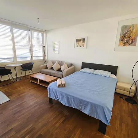 Διαμέρισμα Stylish With Balcony Self Check-in A Hoh